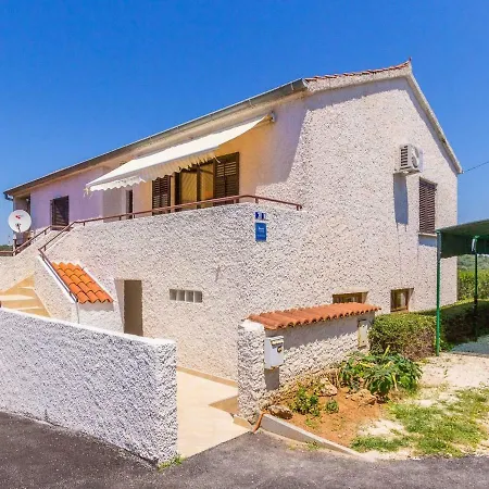 House Elli * Banjole