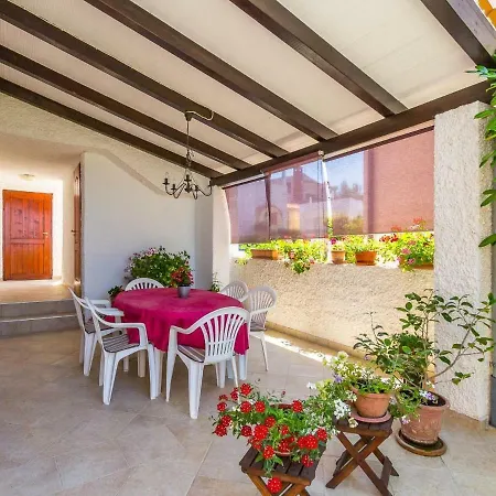 House Elli Apartman Banjole