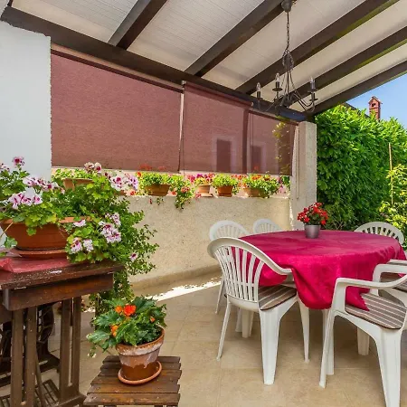 Apartman House Elli